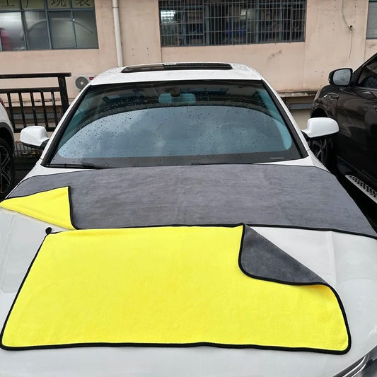 Ultra-Absorbent Microfiber Detailing Towel – Scratch-Free Shine